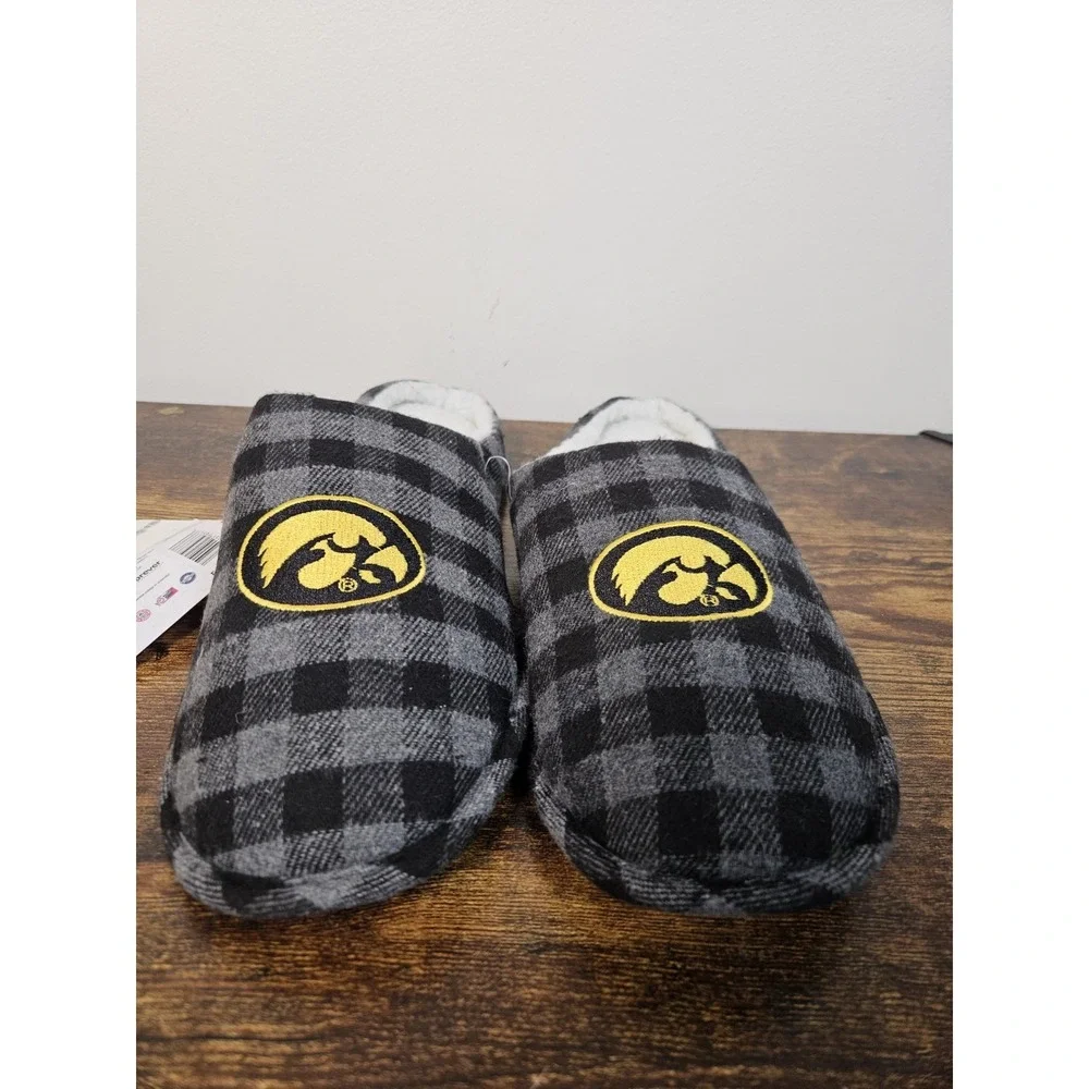 FOCO Iowa Hawkeyes NCAA Men's‎ SLIPPERS SIZE Large 11-12 Plaid Gray